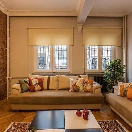 Luxury & Spacious 1br Near Cvk Bosphrous Taksim Lägenhet