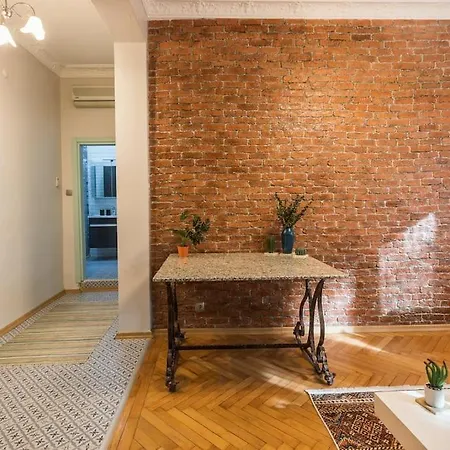 Luxury & Spacious 1br Near Cvk Bosphrous Taksim דירה *